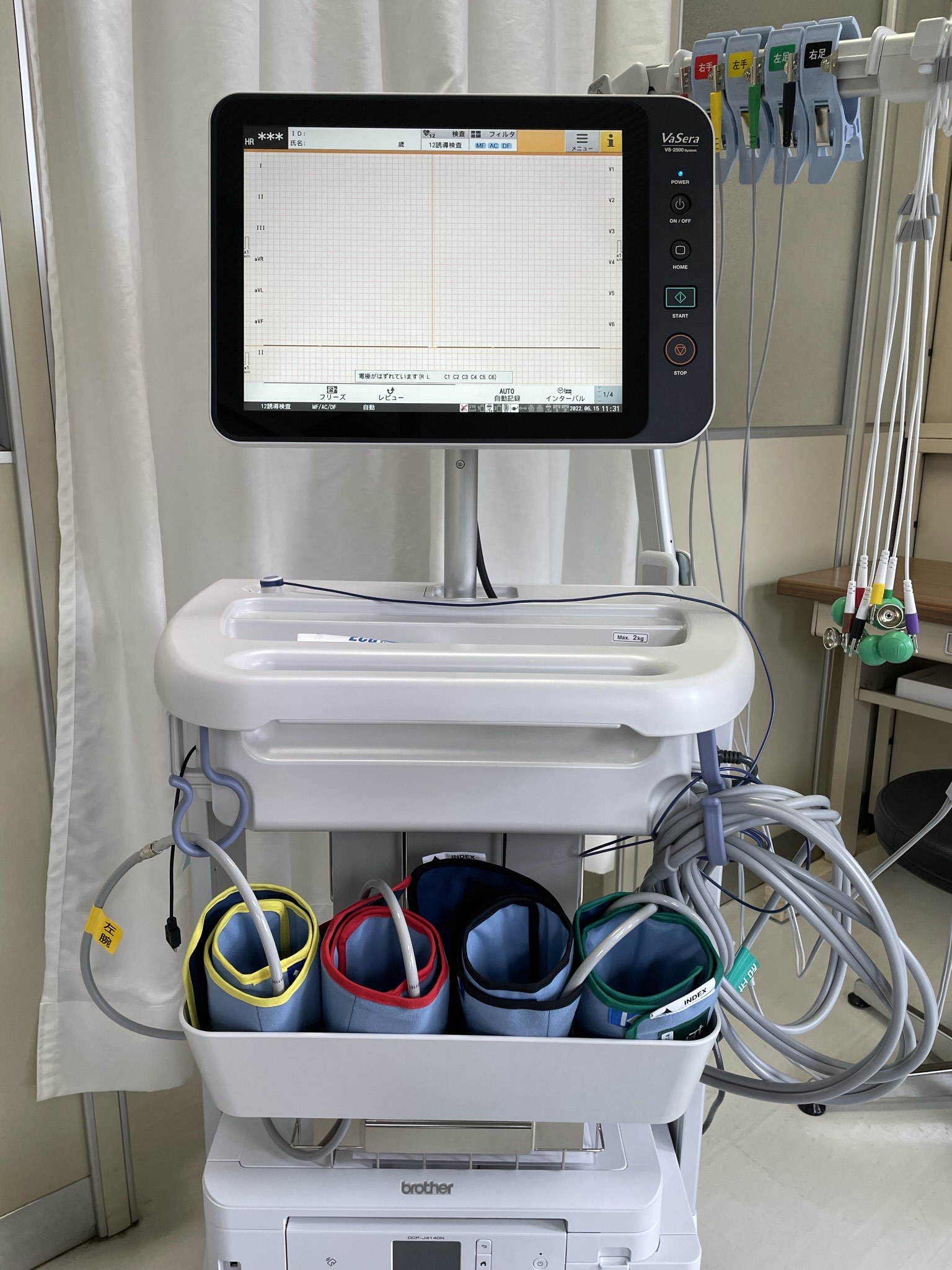 心電計　血圧脈波検査装置